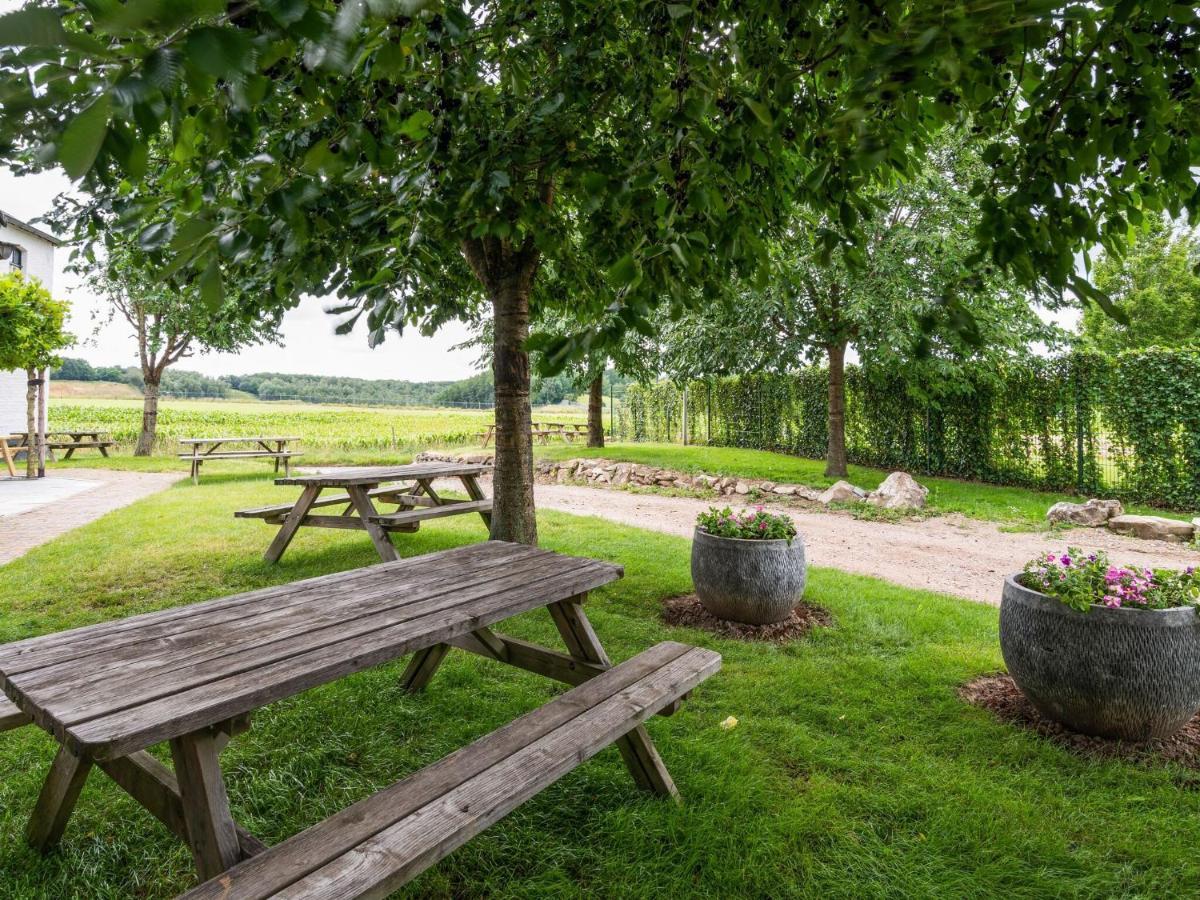 Spacious Farmhouse In Limburg Near Forest Villa Sint Antoniusbank Exterior photo